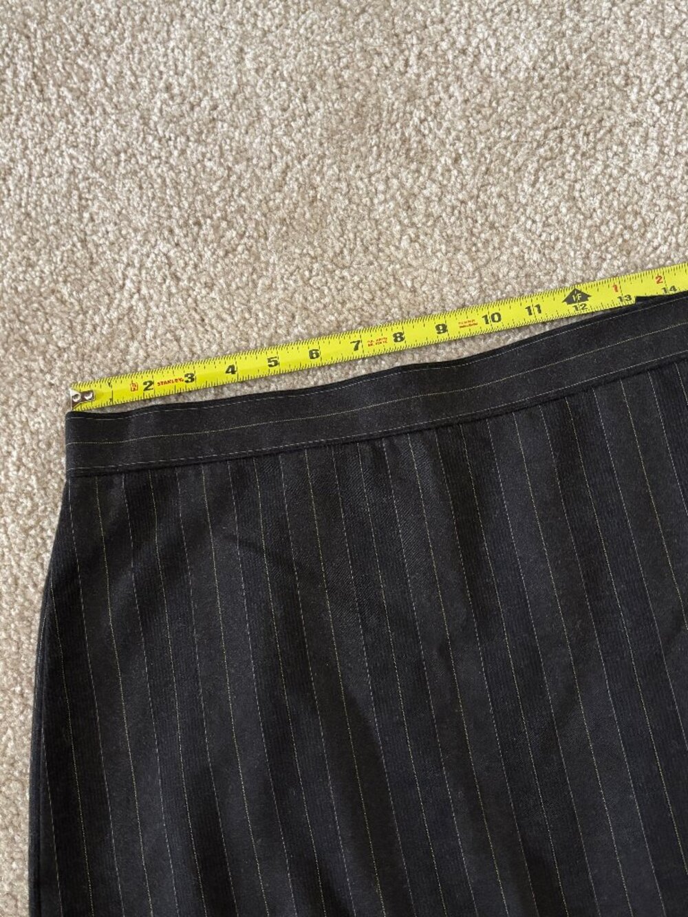 CLUB MONACO Black Pinstripe Wool Blend Pencil Skirt Old Money Luxury Size 4 - Picture 3 of 8